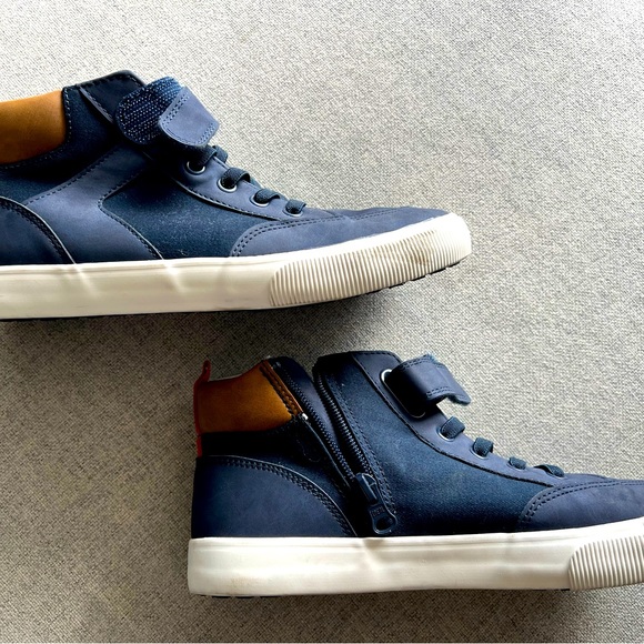 Cat & Jack Other - Cat & Jack Boys Zipper Anthony Blue Shoes size 6